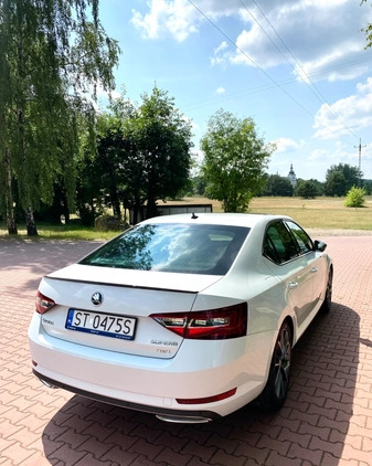 Skoda Superb cena 68000 przebieg: 234260, rok produkcji 2016 z Żory małe 667